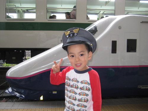 「熱意・誠意・創意の三意主義の実践」がモットーです。ありがとうございます。しみ対策。ガン・心筋梗塞・脳梗塞予防。ブログ覗いて下さい。
http://t.co/Zr2FeTtjPa