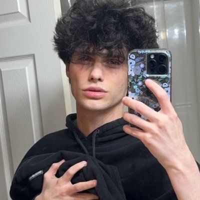 CliffTha's profile picture. come see my d for 75% off rn only today hurrryyy