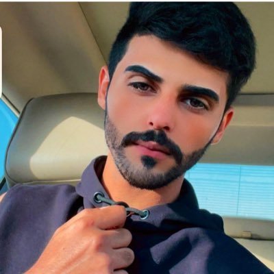 متفائل ، محب للحياه ، اصدق مع نفسي اولاً ومع الاخرين اكره الخيانه والغدر