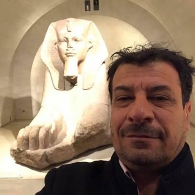 اللهم عليك بكل من سرق من اموال الناس وكل من كان سبب بسرقة حقوق الناس اللهم ارفع اقدامهم وبيض وجوههم
