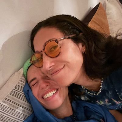 Photos, Gifs and Videos
(Fan/Parody Account )