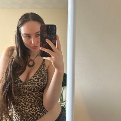 alexcatanaa's profile picture.