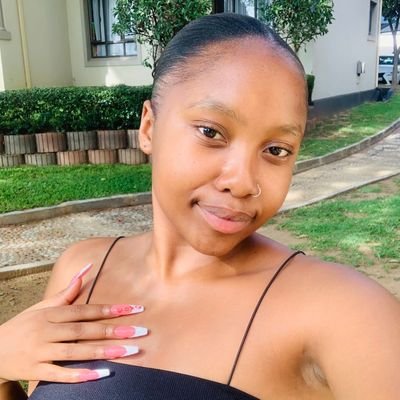 Lee_Dime16's profile picture. Chasing Dreams In High Heels And Making Them Come True.😌❤️👠