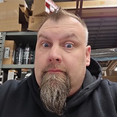 boxbb119687's profile picture. Just here to read shit lol