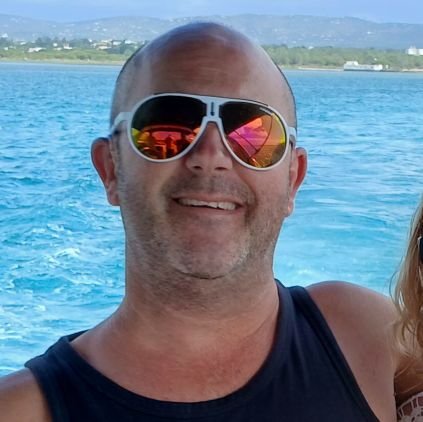 life's to short , some times hard working 💪 father of 3 amazing kids , LFC till I die ❤️ YNWA JFT97 ❤️ ♥️