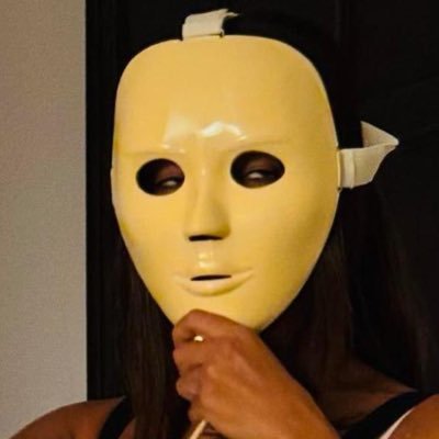 iriseiup's profile picture. Katy Perry / Anitta / Billie Eilish