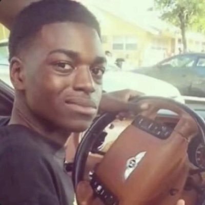 Can_d0_'s profile picture. 