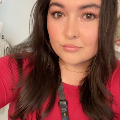 floweraarmijo's profile picture. literally to look at 3 friends tweets and Taylor swift updates IG: Flower.Armijo 💜