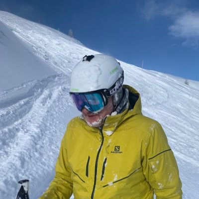 Golfande konservativ man som står stadigt på höger sida! Röstade M i #val2022 #trumpisinsane #fuckputin