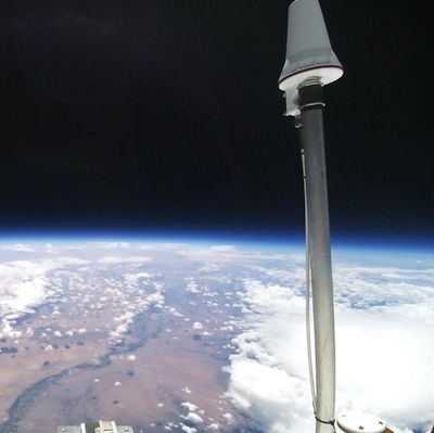 DESECAPS_MAYITO's profile picture. Sólo se combate por lo que se ama; solo se ama lo que se estima, y para estimar es necesario al menos conocer