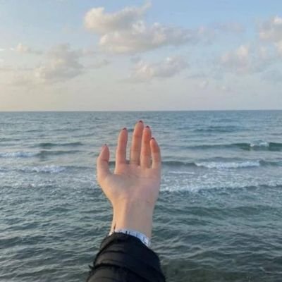 ثم يأتي العوض من اللهِ ، كأنك لم تخسر شيءً.✨🤍
التخصص..(إدارة أعمال👩🏻💻)