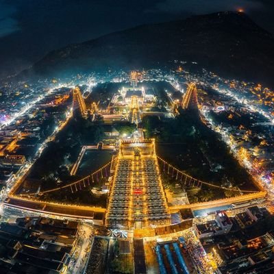 RohanNikate's profile picture. 🫣