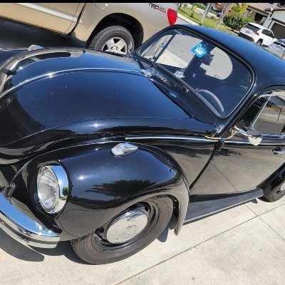 とにかく幼少時代からめちゃ好きなものがクルマ、特に空冷VW、PORSCHE、フィアット、アメ車、逆輸入の日本車等たくさん有ります。親の代からメカニックです。趣味は、ミニカー収集、自転車、マリンスポーツ、アウトドア、既婚者ですので異性からエロ、投資話は、即ブロック