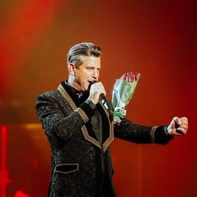 French singer, songwriter and record producer. Proud member of Il Divo since 2004 ! THIS IS MY ONLY ACCOUNT!...
🎸🇫🇷🌹💑