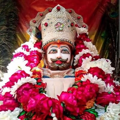 ladlabanna7774's profile picture. अपने समय को श्रेष्ठ कार्यों में लगाओ। फिर तुम्हारे लिए महान बनना उतना ही सहज हो जायेगा जितना सूर्योदय होने पर सूरजमुखी का खिलना सहज होता है।

100% Followback 😊