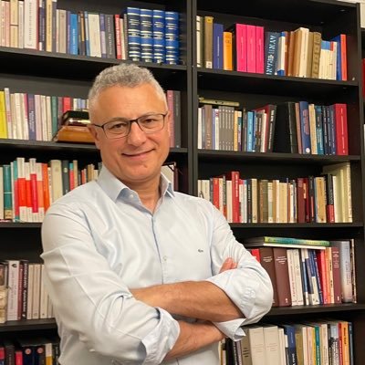 Prof. Dr., Marmara Üniversitesi; 2014-18 dönemi Avrupa Konseyi Venedik Komisyonu üyesi ve Bilimsel Kurul Başkan Yardımcısı, Goethe Universität Frankfurt
