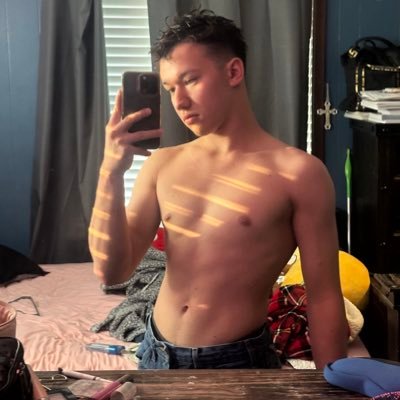 MoralesRj04's profile picture. 