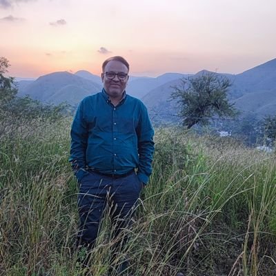 mounalpatel's profile picture. 🙏Vasudhaiva Kutumbakam🙏 🇮🇳'Simhavalokana'🇮🇳