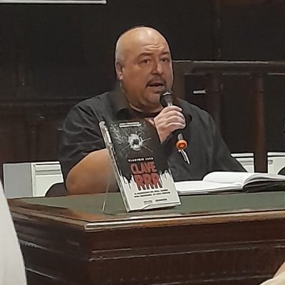 Periodista desde 1988. Escritor desde 1995. Papá de 4 Libros. Ex Becario Dpto.Estado USA. En Radio @1000_am Lun a Vier de 16 a 18 hs PUNTO ROJO. Púgil-Metalero.