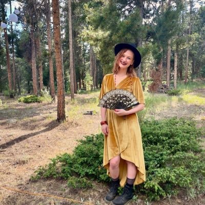 msw | abortion storyteller | hype girl | dancing queen ~𝑣𝑖𝑒𝑤𝑠 𝑚𝑦 𝑜𝑤𝑛, 𝑎𝑛𝑑 𝑎𝑙𝑙 𝑡ℎ𝑎𝑡𝑗𝑎𝑧𝑧~