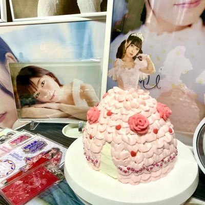 ただただ鈴原希実さんを推すだけのアカです! たまにヘブバンとまいたけchも… 自称すずはら家のスイーツ部として推しケーキを誕生日に作ってます🍰