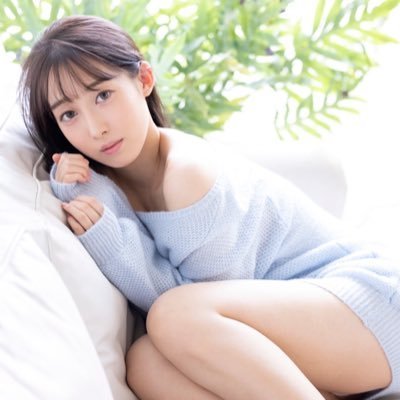 私たちは友達になり、一緒にデートや会話を楽しむことができます。一緒に買い物をして、親密なカップルの楽しさを味わう,LINEで私を追加してくださ