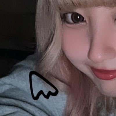 meme_she1's profile picture. 半分嘘半分本当