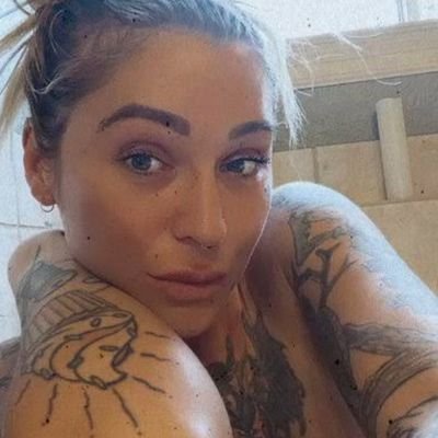 AdeWale93389574's profile picture. Single ❤️