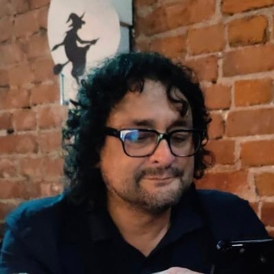 Arquitecto y Master en Diseño Urbano, Amante de la musica rock