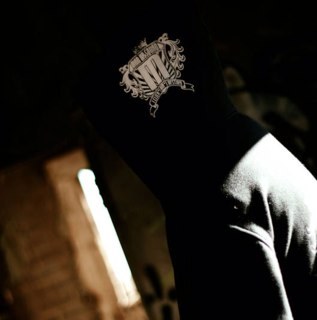 FuzzySlipperzAZ's profile picture. FUZZY SLIPPERZ FROM http://t.co/n6K1iWZyni ... IM ALL ABT MAKIN BEATS AND PLAYIN MONOPOLY BY MYSELF... I ALWAYS WIN!