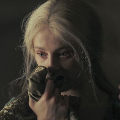 femme ⚢ lenore dove defender | helpol