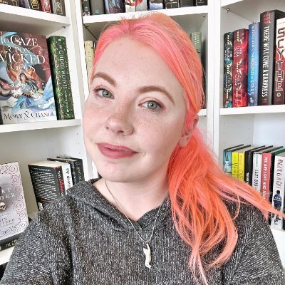 Writer 📜 | Book Editor ✍🏻 | #RevPit Editor | Literary Agency Assistant at @StormLiterary | Writing fun, gay and gothic YA, MG and Adult 😈