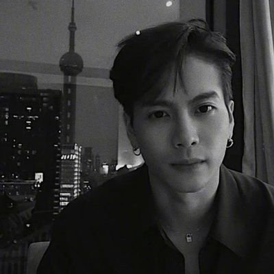 xunxu0321's profile picture. 