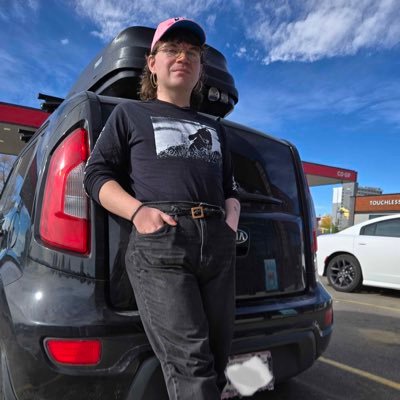 She/They 🏳️🌈
Musician @ Beebomb
Occasional podcast host
https://t.co/ca5EZ2cHNN