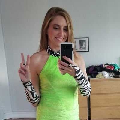 anne__112's profile picture. Infirmière, maman, migraineuse et parfois énervée, joueuse immature à fortnite! voilà. et:Team mémoire de pintades. 🤓