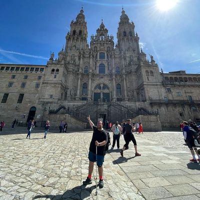 Salesiano y Sacerdote. Yo estoy en medio de vosotros como el que sirve Lc 22,27.
Entre el jueves y la noche @eringorango