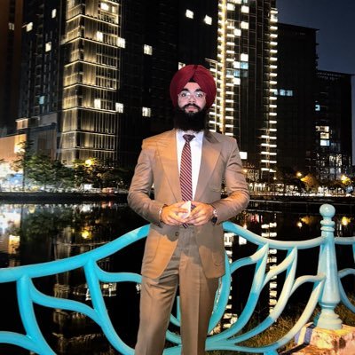 gurjotcreates's profile picture. Becoming what I choose to become — not what I’ve been through ||🎙️ Gurjot Talks || First podcast just dropped on YouTube — watch now!