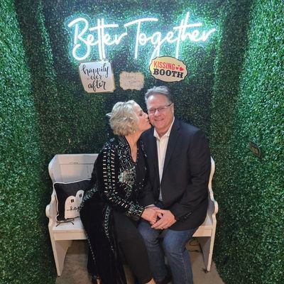 Wife to @DavidMeloneJr, Christ follower, ultraconservative, pro-life, pro-military, pro-police, avid climate change denier. Unapologetic. TX born. #gorangers