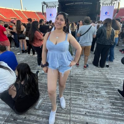 La sensación de estar enamorado en verdad proviene de el estomago, así que te amo con toda mi pancita.