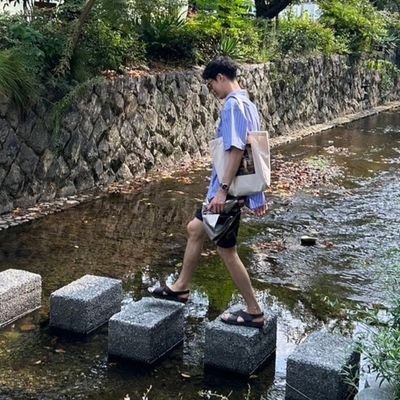 skhirokarly's profile picture. 映画観て、コーヒー飲んで、本読んで、ラジオ聴いて、恋をして生きる日々‥
読書会・哲学会仲間募集