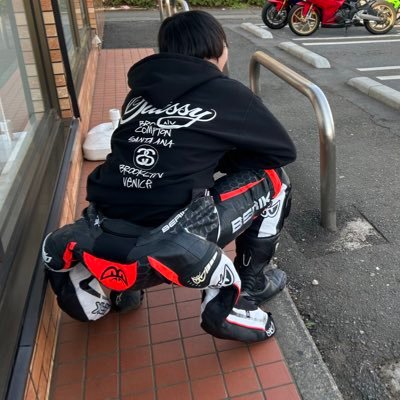 20歳 2024.10月~スタート 最高Rt11 ダーツの知り合い増やしたくて垢作りました! 埼玉.都内方面で投げてます 本垢▶︎@iRisrin0 憧れの選手 @ryusei_DYNASTY Japanpro目指してます