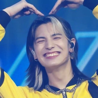 ✩ forever you are my star ✩ 8m1t | atz&got7 ult | multi stan | !! no minors !! | read carrd byf | fan acc | @iamwommy1126 is my other half ❤️