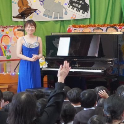 よしおかまり*尼崎生まれ。尼崎七松幼稚園→浜田小学校→神戸市立有野小中学校→兵庫県立西宮高校音楽科→武庫川女子大学音楽学部器楽科首席卒業 100万人のクラシックライブ関西エリアアテンダント(~2023年3月)年子の母 趣味は演奏で訪れた旅先のパワースポット巡り