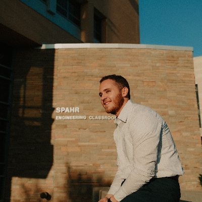 landen_doty's profile picture. lotta nerd stuff