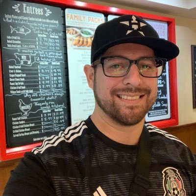 Emonster7's profile picture. a huge horror movie buff. fortnite & resident Evil gamer. you’ll float too! 🎈