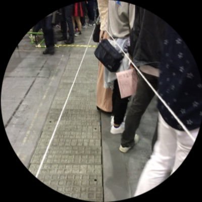 5B4B3B's profile picture. 勇気ある行動は人の心を開く