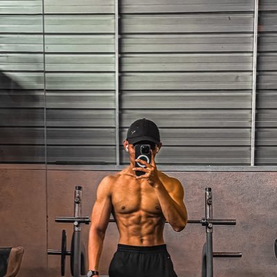 _syhm_'s profile picture. love in private, happy in silence, shine in public 😊✨ -SyΔHm¡-