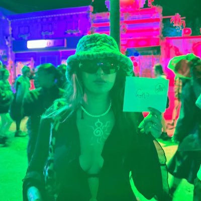 hollyjeex's profile picture. i ent got a clue