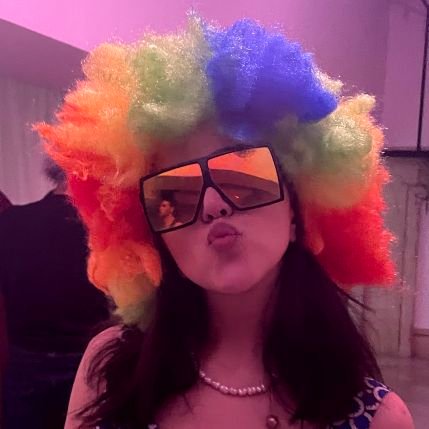 azshnbe's profile picture. 