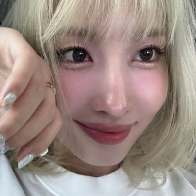 momo collector 🍑 | designer em formação, jogo umas coisas e escuto kpop